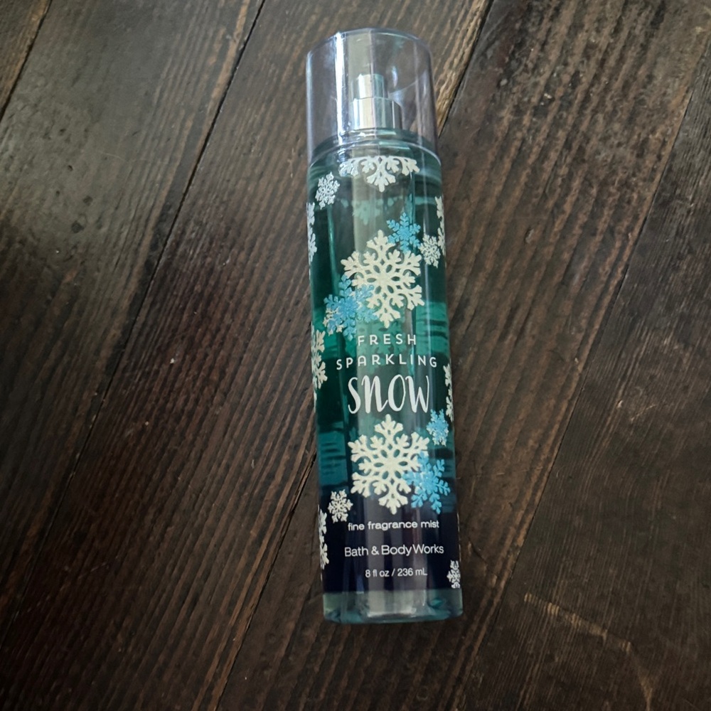 Bath & Body Works Fresh Sparkling Snow Mist - Blue and White